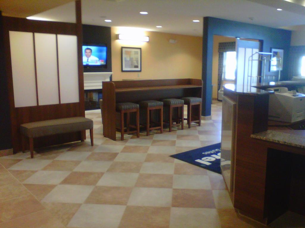 Microtel Inn & Suites Chili/Rochester Экстерьер фото